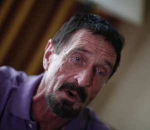 John McAfee veut proposer un gadget à 100 dollars pour décentraliser le Web